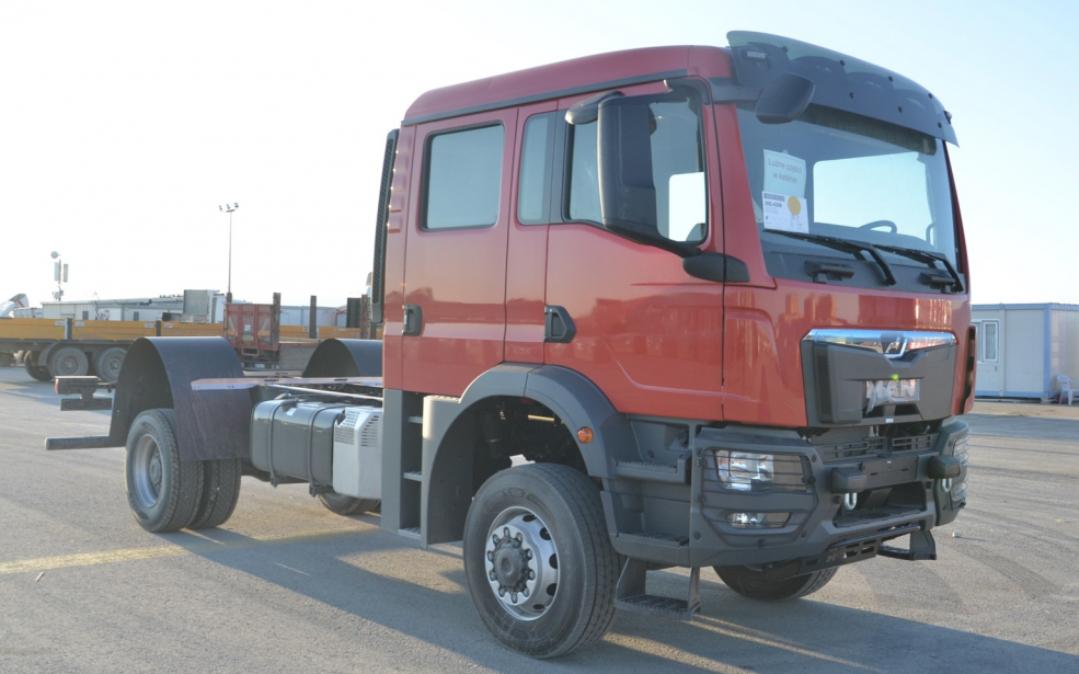 TGM 18.320 4x4 BB CH - Crew Cab Chassi 1