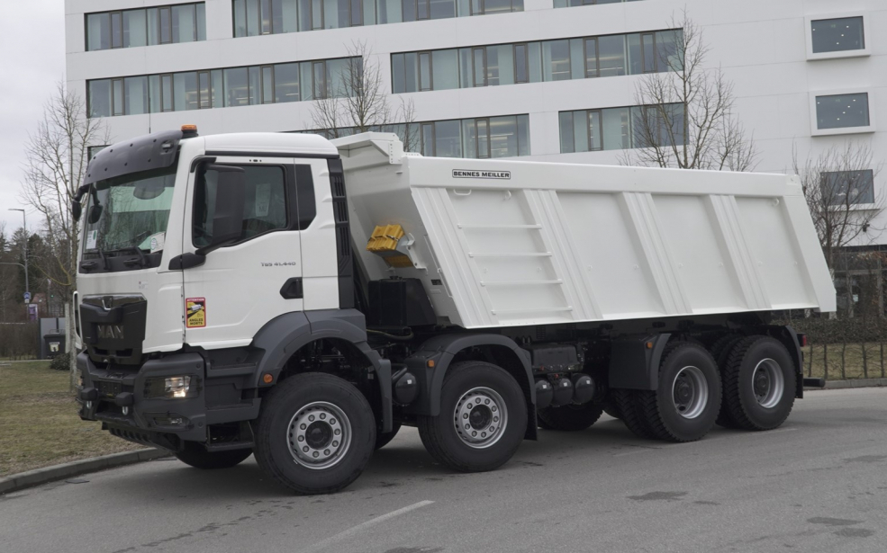 TGS 41.440 8X4 BB CH MEILLER REAR TIPPER 1