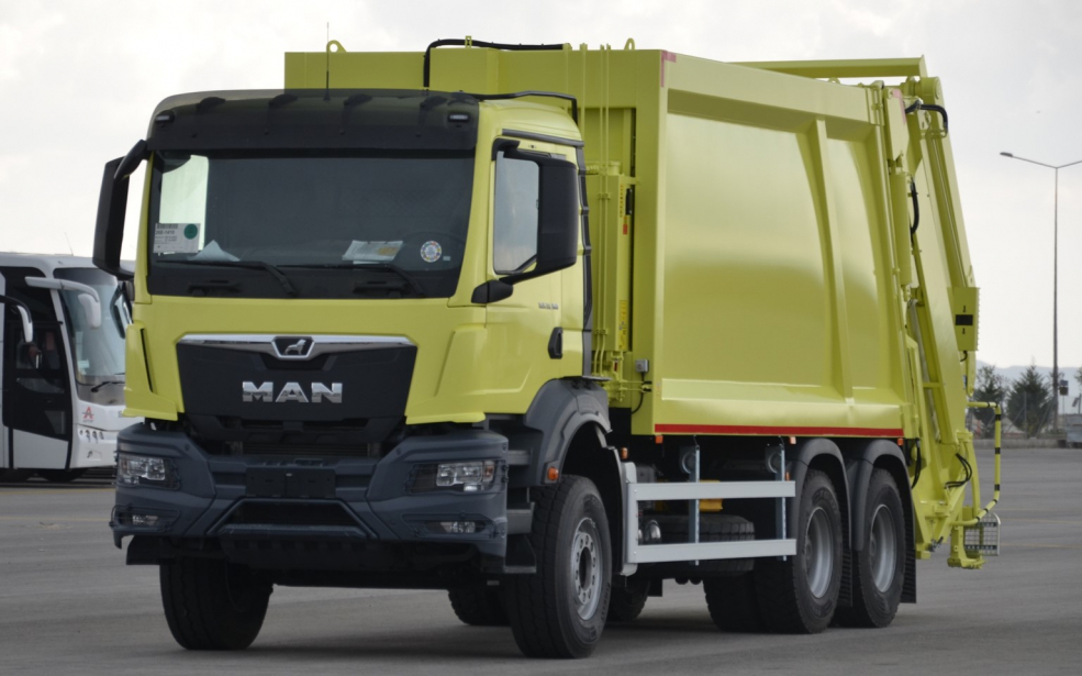 TGS 33.360 6X4 BB CH - GARBAGE COMPACTOR 1