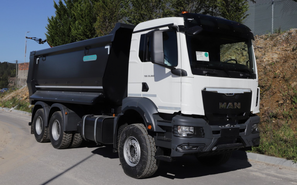 TGS 33.360 6x4 BB CH - REAR TIPPER 2