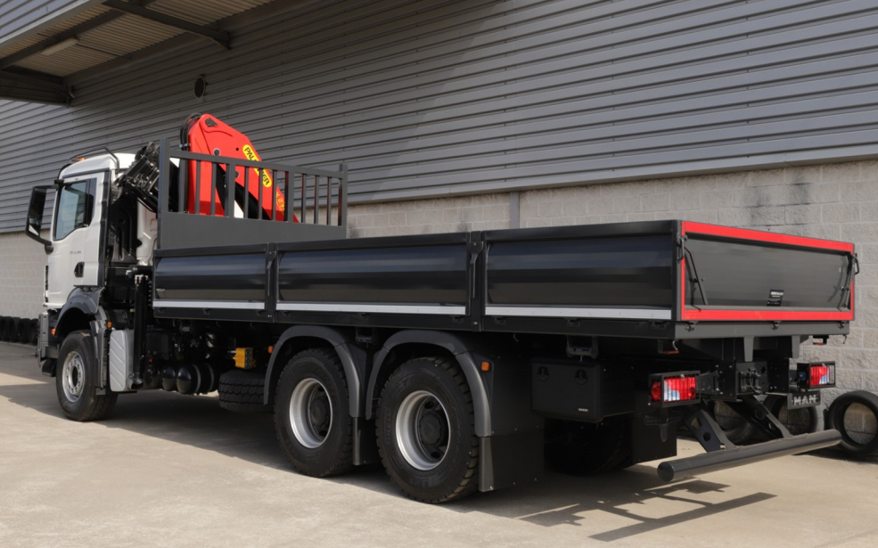 TGS 33.360 6X4 BB CH - FLATBED WITH PALFINGER CRANE PK23500 3