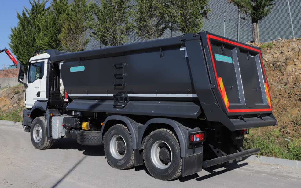 TGS 33.360 6x4 BB CH - REAR TIPPER 4