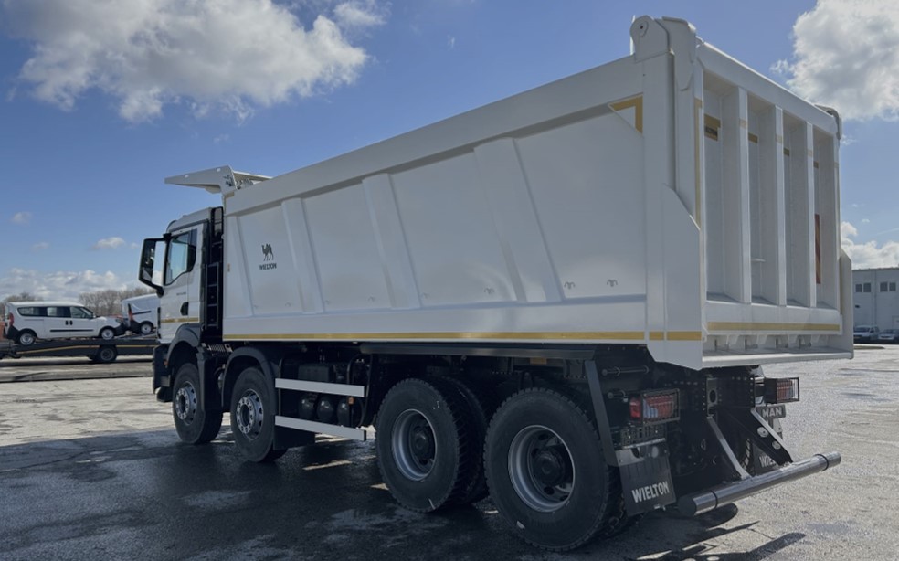 TGS 41.400 8X4 BB CH – TIPPER TRUCK 4