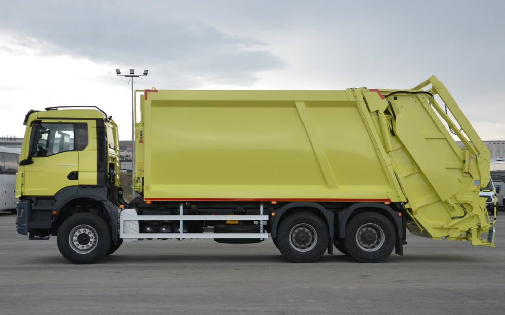 TGS 33.360 6X4 BB CH - GARBAGE COMPACTOR 6