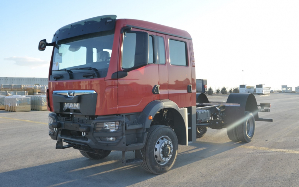 TGM 18.320 4x4 BB CH - Crew Cab Chassi 3