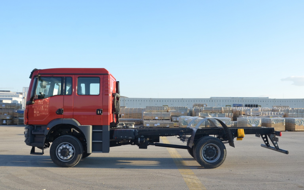 TGM 18.320 4x4 BB CH - Crew Cab 4