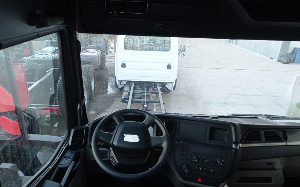 TGM 18.320 4x4 BB CH - Crew Cab Chassi 9