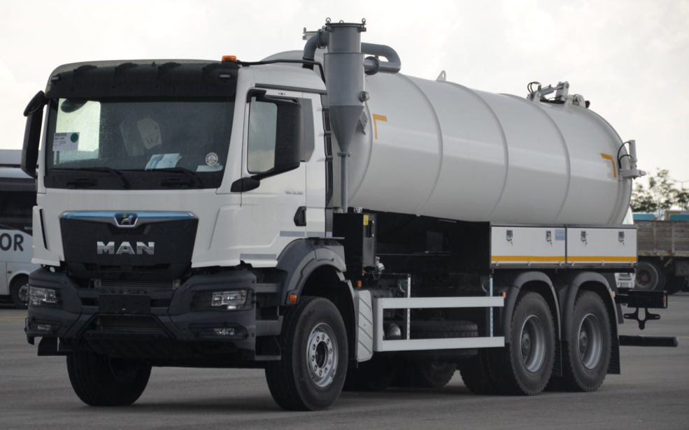 TGS 33.360 6X4 BB CH - VACUUM TRUCK 1