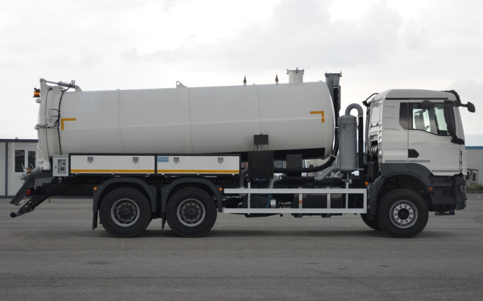 TGS 33.360 6X4 BB CH - VACUUM TRUCK 6